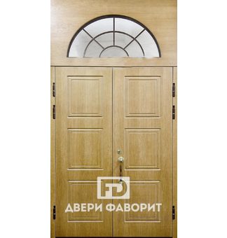 Входная двустворчатая дверь в квартиру со стеклом и верхней вставкой