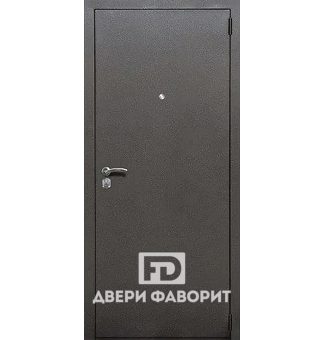 Недорогая дверь с одним замком, отделка цинкогрунт