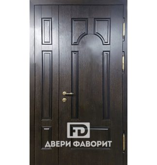 недорогая дверь, отделка МДФ, с боковой вставкой, один замок