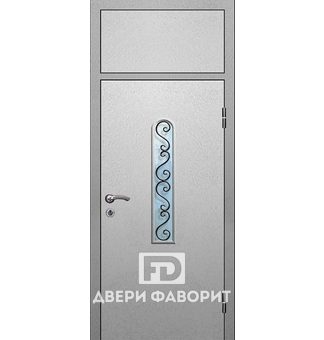 Дверь в квартиру с верхней вставкой, ковкой и стеклом