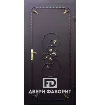 стальная дверь в загородный дом с ковкой в виде цветов