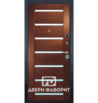 дверь из металла с шумоизоляцией отделанная коричневым мдф