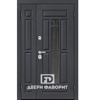 Дверь уличная двустворчатая с отделкой МДФ (стекло + ковка)